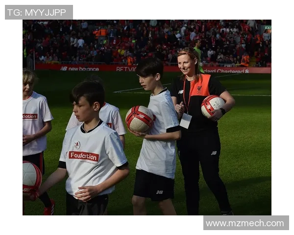 何忆义足球明星的成长之路与辉煌成就探秘 何忆义足球明星的成长之路与辉煌成就探秘